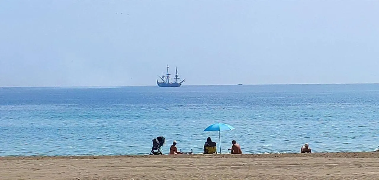 מאלגה On The Beach! Frente Al Paseo Maritimo, Parking Y Piscina דירה
